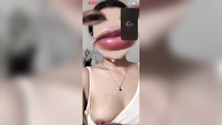 Em gái call với bạn trai