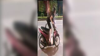 Show hàng công cộng