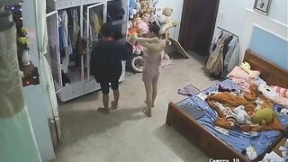 Hack cam thằng em giúp con chị lớp 10 thay đồ p3