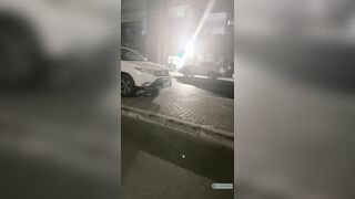 Public cỡi đồ ngoài đường gặp chắc đè chịt tại chỗ