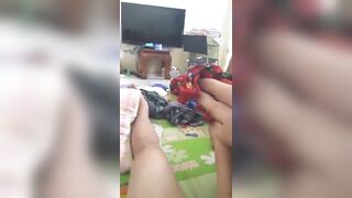 Độc lạ, Lén Nhìn vú con bạn Đang ngủ Sục cu Bị nó phát hiện cho djt sướng vl