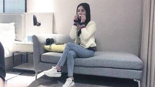 Em gái ngây thơ bị lão bản lừa địt quay video mà không biết lại còn bú cu rất nhiệt
