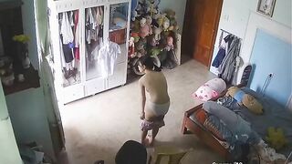 Hack cam thằng em giúp con chị lớp 10 thay đồ p4