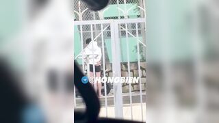 Học sinh bóp vú móc lồn ngay trước cửa nhà p2