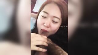 Bú cặc to cho thằng bạn trên xe khách trên đường về quê dâm đãng kích thích