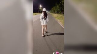 Em nghiện phô dâm cởi đồ khỏa thân chở anh đi dạo buổi tối 3