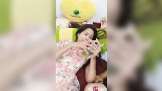 Qua phòng em chơi mà em không mặc quần lót 2