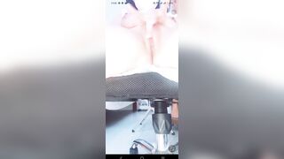 Em gái móc lồn 3