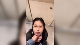 Em học sinh cấp3 đeo kính cận thích bị bạo dâm bú con cặc dâm đãng kích thích