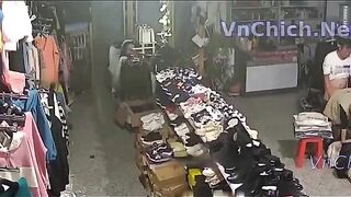 Quay lén Shop quần áo, Phát hiện Chủ quán Djt e nhân viên rên rỉ nât bím