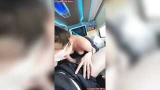 Shokc, Đôi Teen Hs Djt Nhau bắn Nước trên Xe giường nằm không kéo rèm bị phát hiện