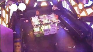 Chịch nhân viên karaoke tại quán P2 hack camera