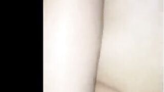 Lồn teen Châu Á 18 tuổi mút chặt cu tôi
