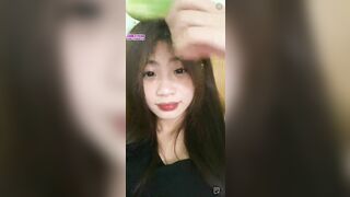 Seri thủ dâm Ngọc Nhi 2k niềm hân hoan của em khi thủ dâm cùng trái dưa Leo 🥒
