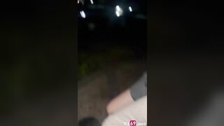 Giữa công viên mà em sinh viên xinh xắn cởi quần anh bú cu như chỗ không người