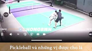 Bị bóp đít khi đang tập đánh bóng