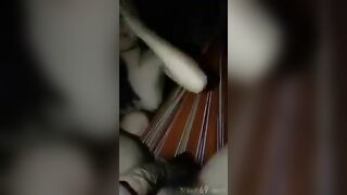 Cặp đôi tìm cảm giác kích thích địt nhau ngay trong xe