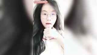 Trà My 2009 mà dâm cỡ này. Lồn non rậm lông