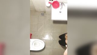 Quay Lén Nhìn Em Tắm Tự Nhiên Tháy Nứng Quá Phần 27