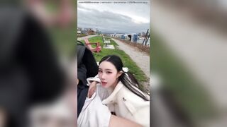 Bú cu người yêu nơi công cộng