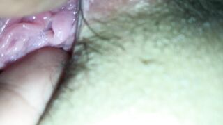 Húp con bn thân ngủ say như cht