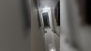 Em gái sớm trọ gạ địt trước phòng