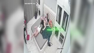 Hack Camera Con Gái Nhổ Lông Lồn Cho Mẹ