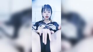 Em Gái Tự Quay Thủ Dâm Tập 29