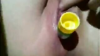 Teen HS việt Lồn Non tơ Mới Mọc Lông Đã Nhét Lọ Hồ Móc 2 ngón Bắn nước