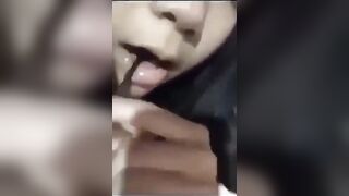 Thủ dâm bằng kẹo mút 3