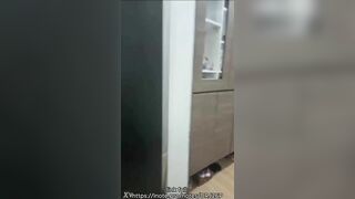 sang nhà bạn chơi mà chỉ nhăm nhăm cắm buồi vào lồn vợ bạn