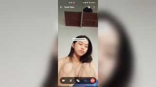 bé HS xinh xắn non tơ dâm đãng thủ dâm với gáo nước cực nứng