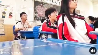 Lén Bóp Vú Móc lồn con Bạn thân trong lớp học bị phát hiện