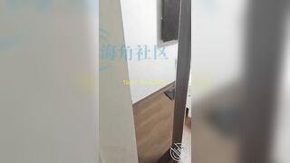 Contrai vôtình bắtgặp mẹkế trầntruồng tập thểdục trong phòng và đc mẹ bú cu cho địt