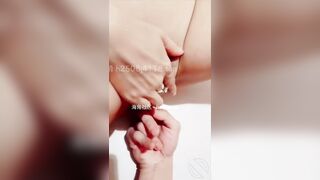 Chở e dâu đichợ thế là lụm edâu trên oto luôn xg về nhà móclồn bắnnước rồi địt tiếp