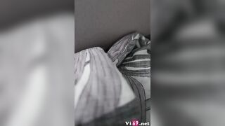 Em hư là anh phải lấy gậy thịt đánh đòn