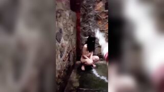 Đánh ghen lột đồ còn bị đổ sữa vô bướm