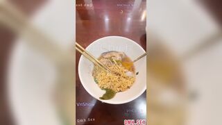 Vì cốc Mì tôm, Được 2 em Loli Bú Cu three Some djt Tập thể