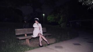 Cô gái thủ dâm nơi công cộng bị phát hiện bị đụ 3