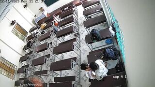HS nứng tình làm tình ngay trong lớp học khi đang có người trong lớp