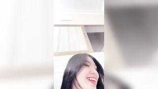 Em xinh nhảu sex chán quay ra xoa lồn ra nước