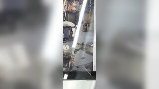 SIÊU THỊ MÁT LẠNH TRANH THỦ SHOW CHIM