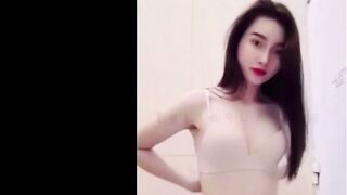 Địt em nhân viên bách hóa xanh mình dây sướng vl ra