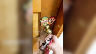 Lén vào phòng anh trai địt chị dâu