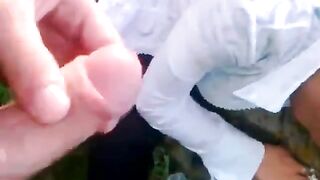 Gái say giật mình khi bị người lạ xuất lên người nhưng vẫn ngơ ngác chưa tỉnh