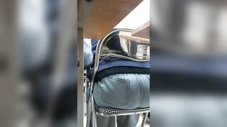 tiếp tục sờ mông em sinh sinh viên trong lớp