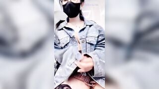 Gái xinh nứng lồn gạ anh xe ôm vào phòng địt live sex kiếm tiền luôn