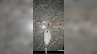 E gái xinhđẹp k mặc đồ ra cv livetream show hàng rồi vào nvs nam đứngđái nhìn dại vcl