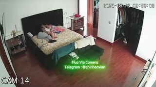Hack Camera Cha Dượng tranh thủ lúc vợ ra ngoài để địt con riêng của vợ