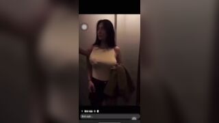 Shock, Trend Tiktok cho bạn Trai Bóp Vú Sờ Lồn liếm Ti ở Âu Mỹ
